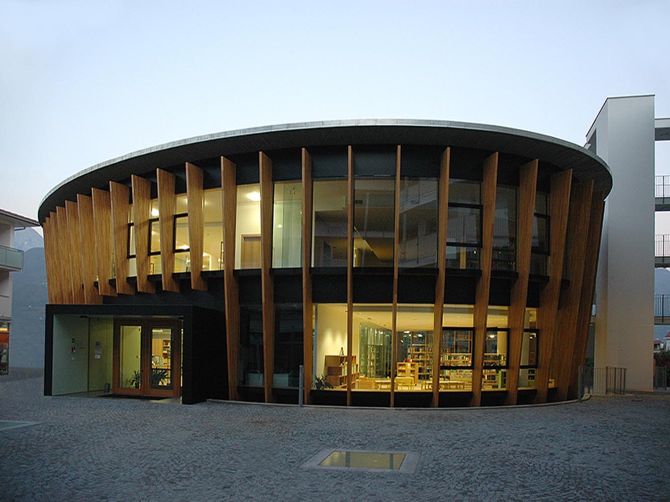 Bibliothek Lana Italien Außenfassade