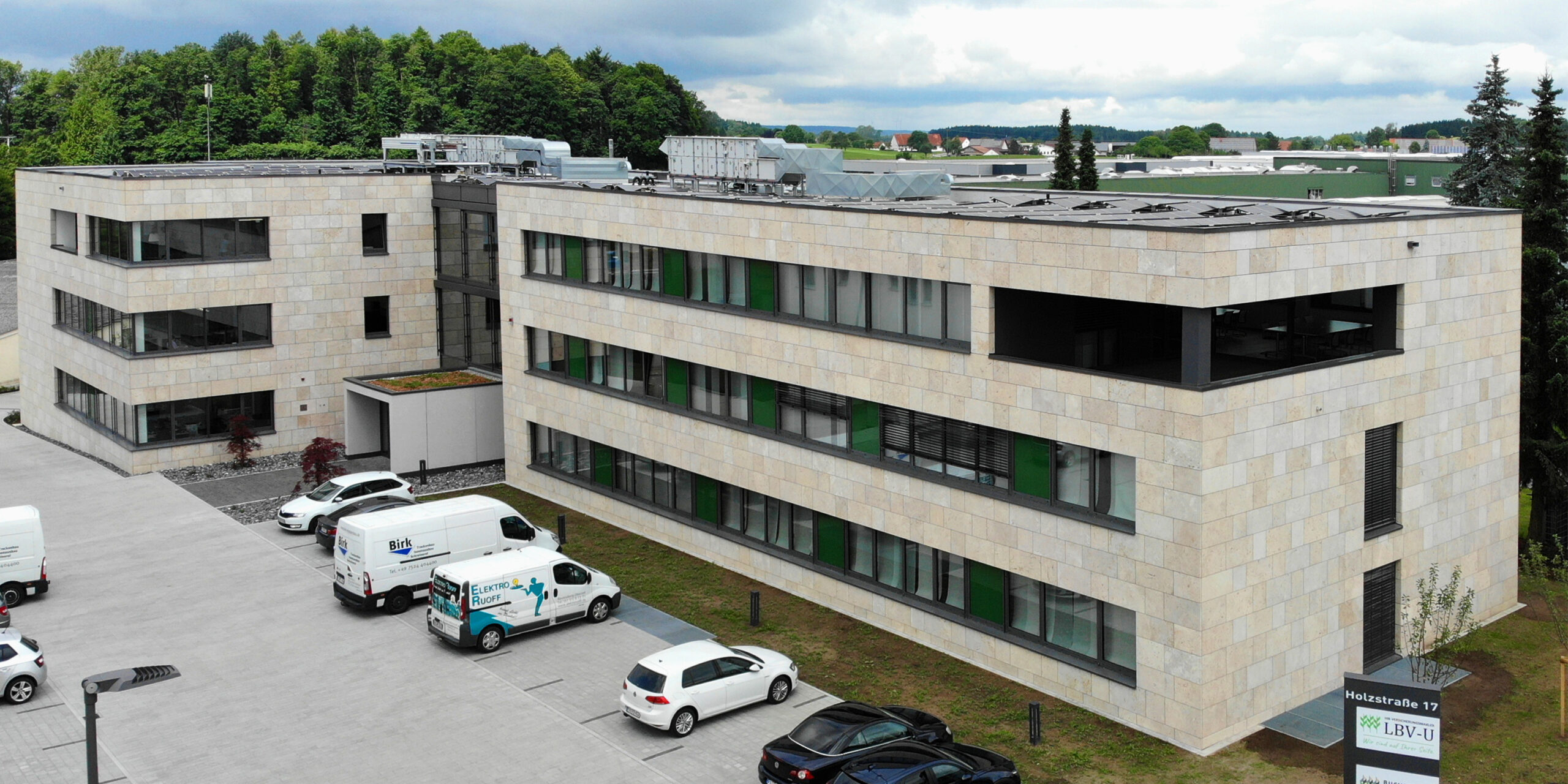 Verwaltungsgebäude Bad Waldsee LBV Unternehmensberatungsdienste GmbH Buchstelle LBV GmbH Außenfassade